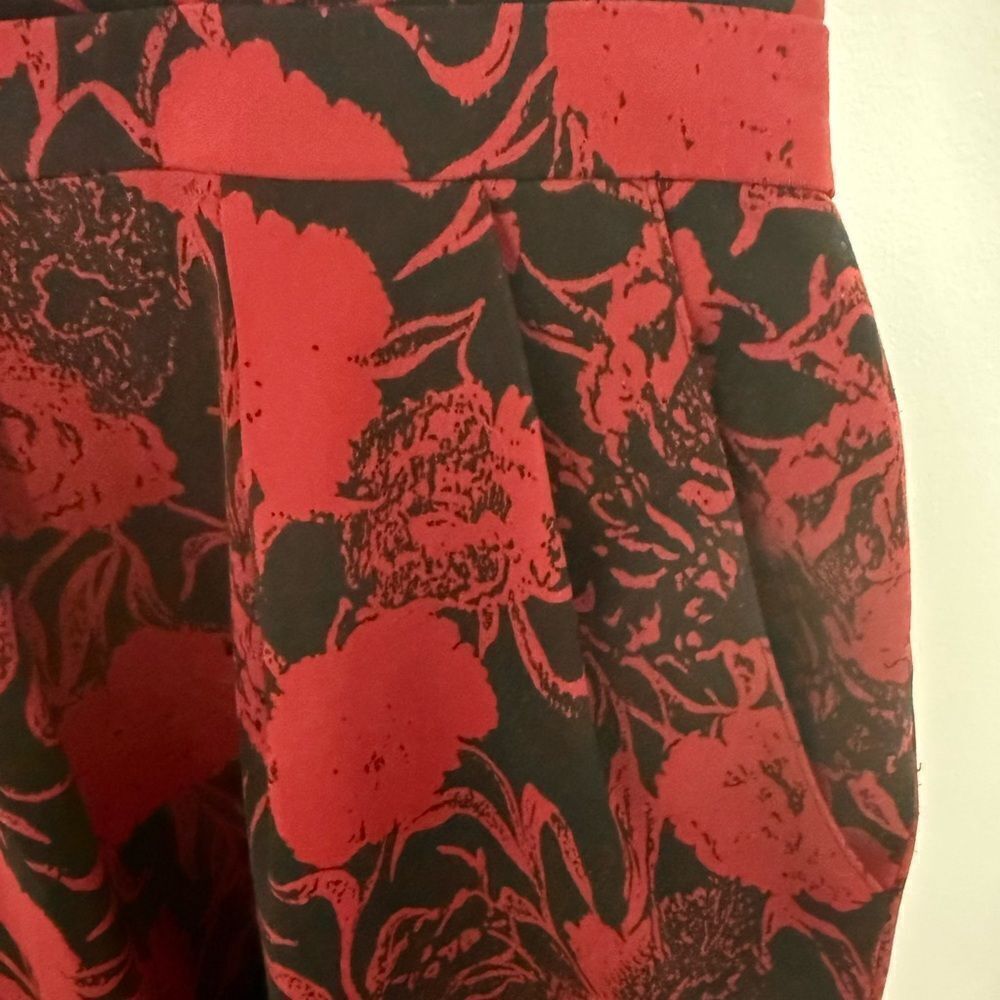 Jack Afalo Strapless Mini Dress in Burgundy/Black Floral Print. Size M. - Picture 4 of 12